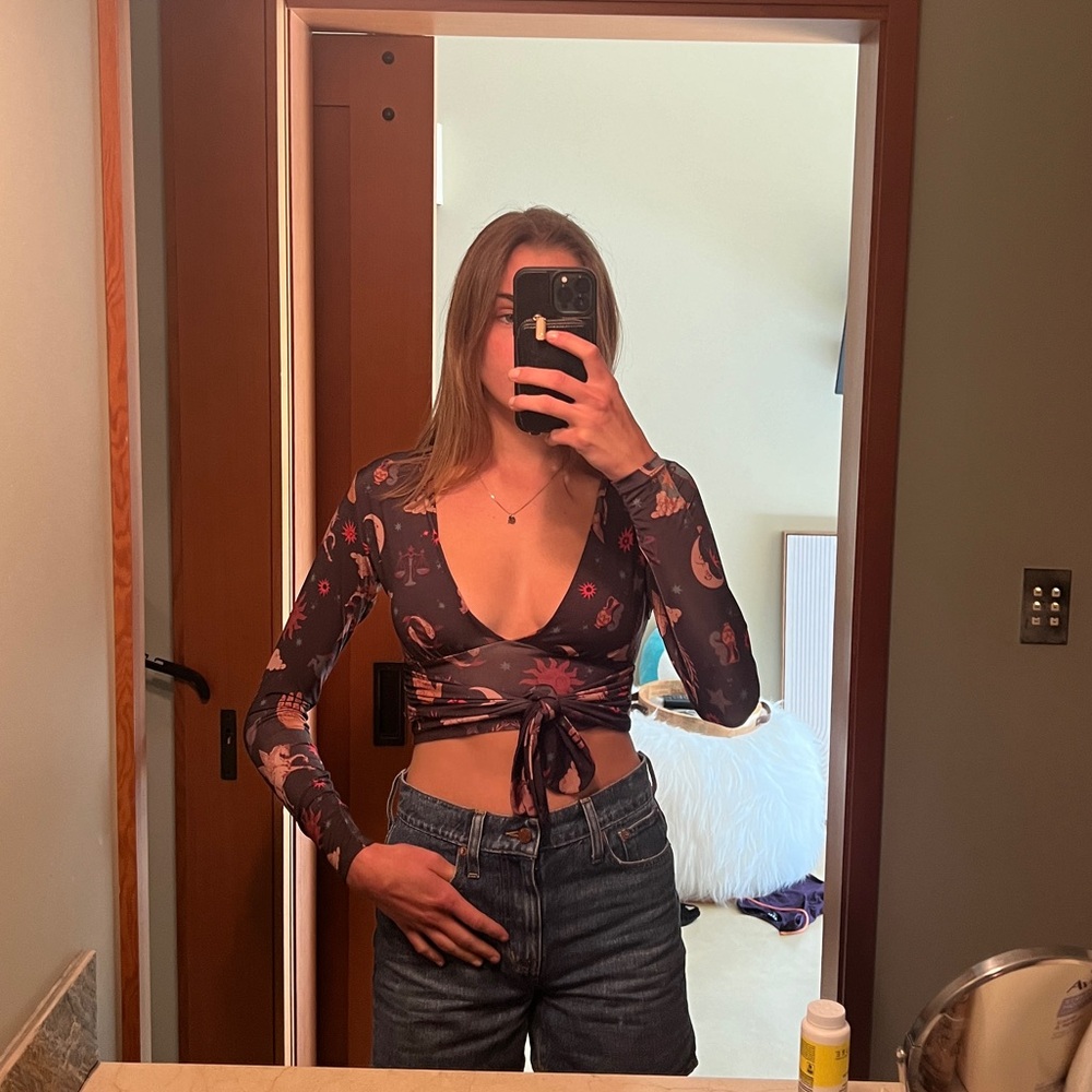 Printed v neck cropped long sleeve from Urban Outfitters.